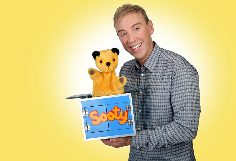 Sooty and Richard 0145b photo by steve ullathorne